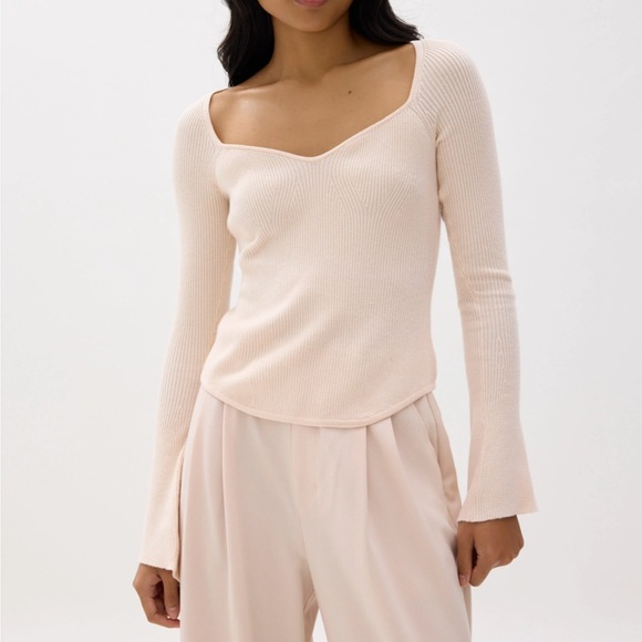 BNWT Love bonito sweetheart sweater - Picture 1 of 8